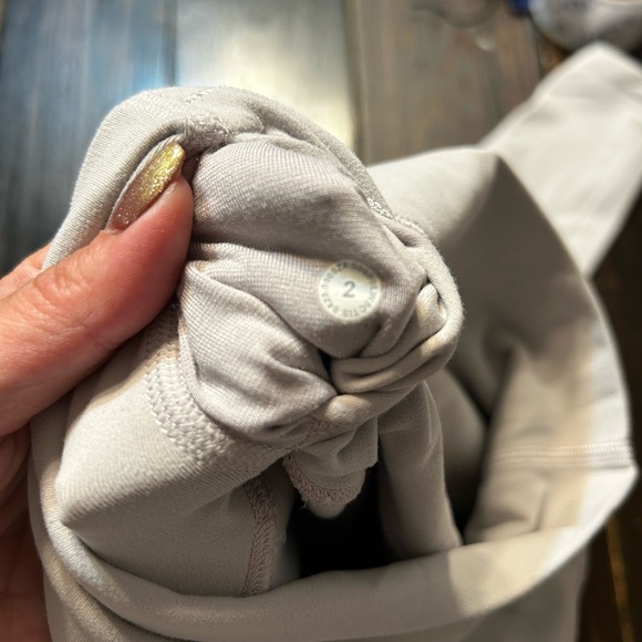 Lululemon align leggings size 2 - Picture 3 of 3